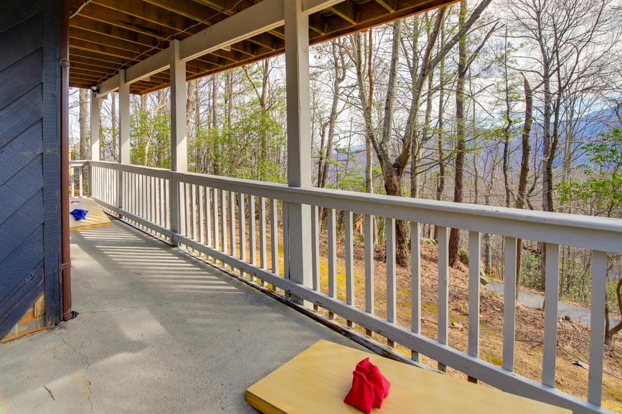 Gatlinburg Mountain Cabin With Hot Tub, Deck And Games Exterior photo